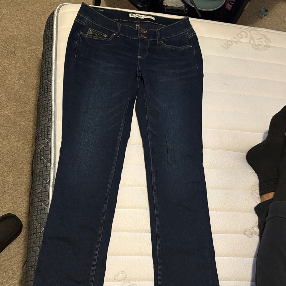 Women’s Wind River curvy fit flared dark wash jeans